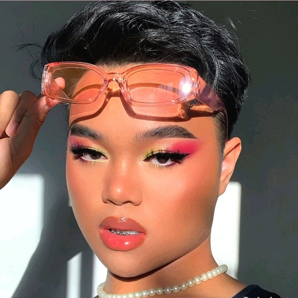 Lizzie McGuire Eyeshadow Palette - Picture 9 of 16